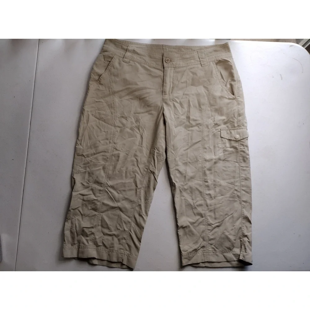 Columbia‎ Women's Beige Cargo Capri Pants Size 10 Outdoor Hiking Travel